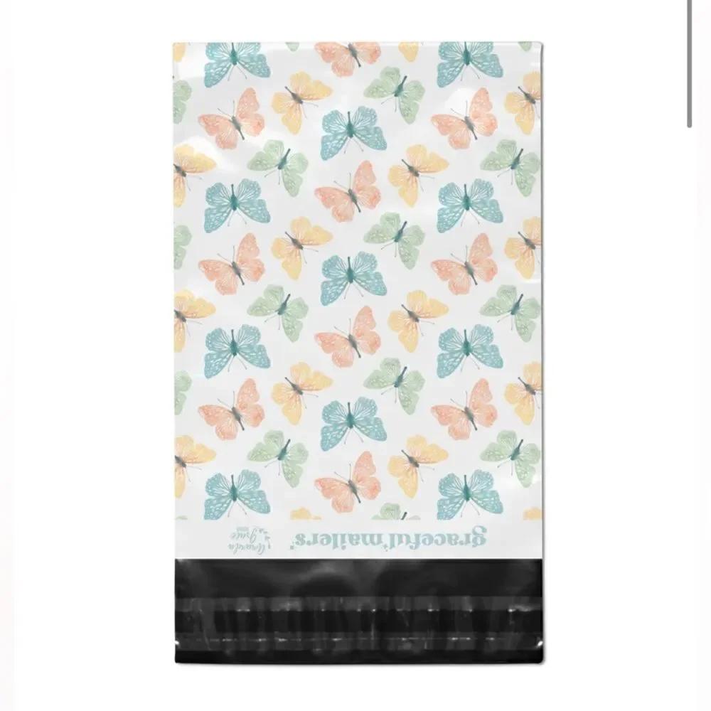 Poly mailers Mix sizes 35 poly mailers 35 stickers